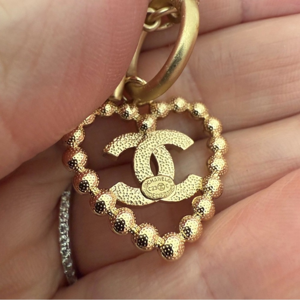 CHANEL zipper pull necklace on paper clip chain - Picture 4 of 4